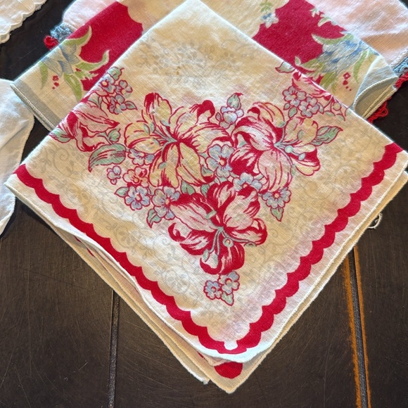 Set of six vintage handkerchiefs - Picture 2 of 7